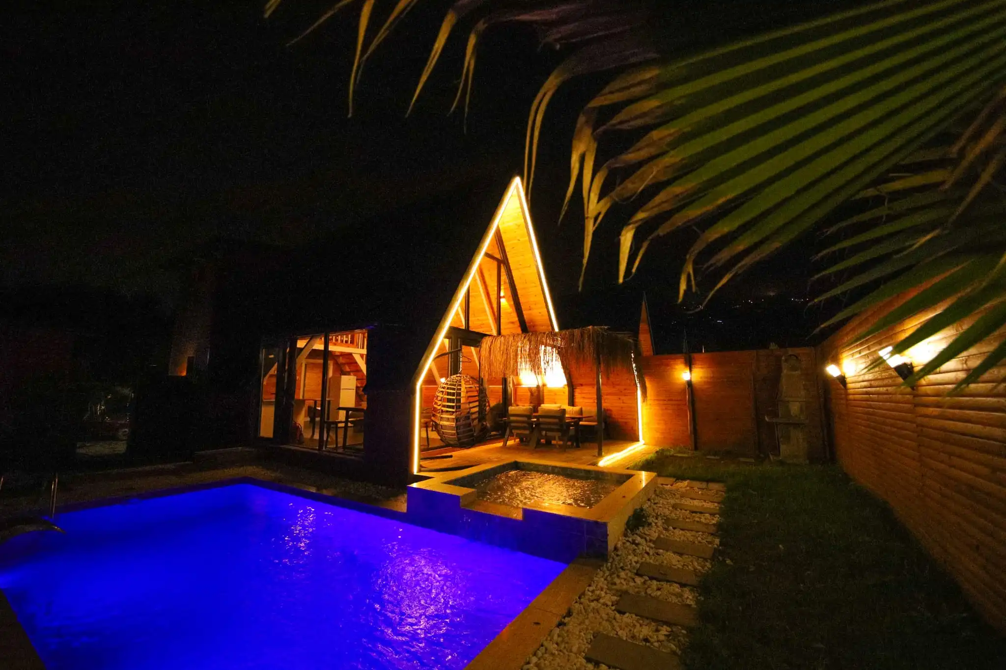 Sapanca bungalov özel havuz alanı
